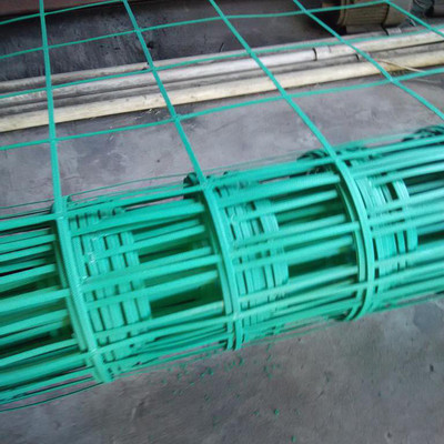 鋼塑土工格柵 安平廠家供應(yīng)的國標(biāo)產(chǎn)品價格、圖片與優(yōu)勢解析